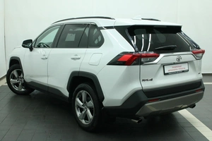 Внедорожник Toyota RAV4 2020 года, 3745000 рублей, Красноярск