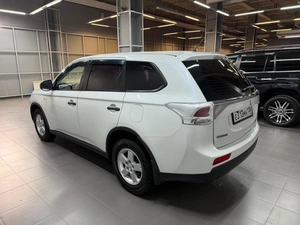 Внедорожник Mitsubishi Outlander 2014 года, 1497000 рублей, Красноярск