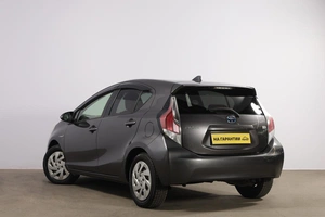 Хетчбэк Toyota Aqua 2016 года, 1199000 рублей, Новосибирск