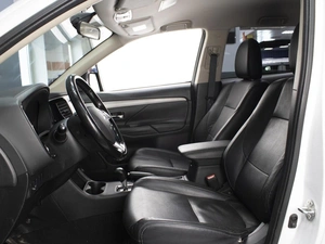 Внедорожник Mitsubishi Outlander 2015 года, 1800000 рублей, Омск