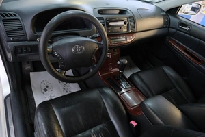 Седан Toyota Camry 2004 года, 1159000 рублей, Омск