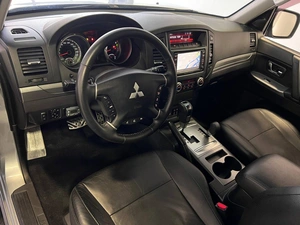 Внедорожник Mitsubishi Pajero 2012 года, 2199000 рублей, Красноярск