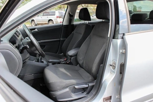 Седан Volkswagen Jetta 2013 года, 850000 рублей, Ярославль