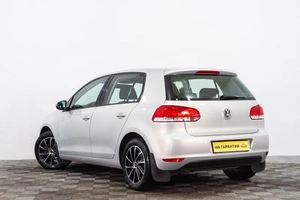 Хетчбэк Volkswagen Golf 2012 года, 1179000 рублей, Сургут
