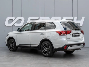 Внедорожник Mitsubishi Outlander 2019 года, 1840000 рублей, Краснодар