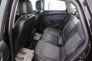 Седан Opel Astra 2014 года, 929000 рублей, Красноярск