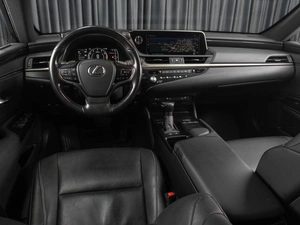 Седан Lexus ES 2021 года, 3899000 рублей, Тюмень