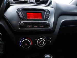 Седан Kia Rio 2012 года, 950000 рублей, Красноярск