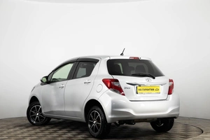 Хетчбэк Toyota Vitz 2016 года, 819000 рублей, Пермь