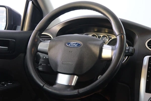 Седан Ford Focus 2011 года, 589000 рублей, Омск
