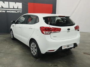 Хэтчбек 4 дв. Kia Rio 2015 года, 1030000 рублей, Курск