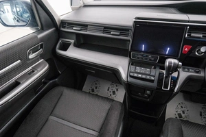 Минивэн Honda Stepwgn Spada 2019 года, 2499000 рублей, Красноярск