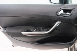 Хетчбэк Peugeot 308 2012 года, 639000 рублей, Красноярск