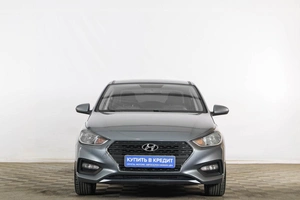 Седан Hyundai Solaris 2017 года, 1489000 рублей, Тюмень