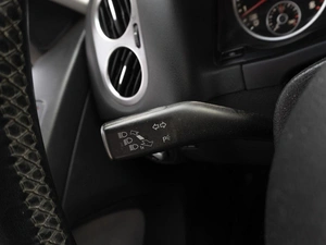 Внедорожник Volkswagen Tiguan 2011 года, 1199000 рублей, Саратов