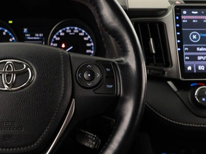 Внедорожник Toyota RAV4 2017 года, 2549050 рублей, Москва