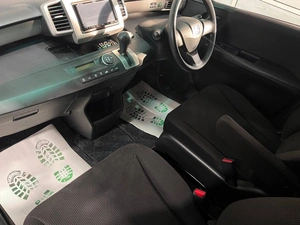 Минивэн Honda Freed 2011 года, 949000 рублей, Красноярск