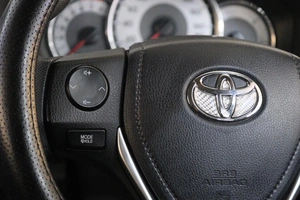 Универсал Toyota Corolla Fielder 2014 года, 1599000 рублей, Омск