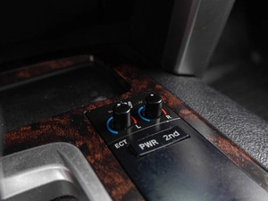 Внедорожник Toyota Land Cruiser 2012 года, 3249000 рублей, Тюмень