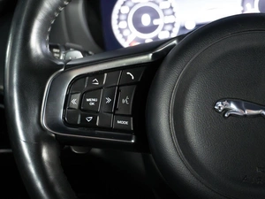 Внедорожник Jaguar F-Pace 2018 года, 2850000 рублей, Санкт-Петербург