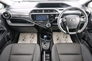 Хетчбэк Toyota Aqua 2016 года, 999000 рублей, Красноярск
