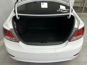 Седан Hyundai Solaris 2011 года, 875000 рублей, Красноярск