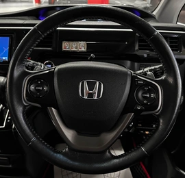 Минивэн Honda Stepwgn Spada 2015 года, 1947000 рублей, Красноярск