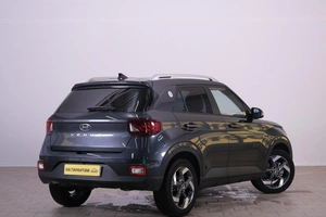 Внедорожник Hyundai Venue 2021 года, 2349000 рублей, Омск