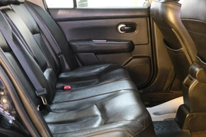 Седан Nissan Tiida 2010 года, 799000 рублей, Омск