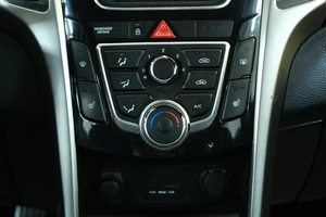 Хетчбэк Hyundai i30 2012 года, 949000 рублей, Омск