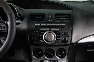 Седан Mazda 3 2011 года, 899000 рублей, Сургут