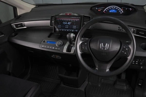 Минивэн Honda Freed 2015 года, 1280000 рублей, Омск