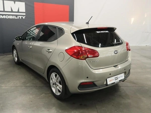 Хэтчбек Kia Ceed 2014 года, 1250000 рублей, Курск