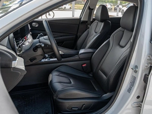 Седан Hyundai Elantra 2023 года, 2150000 рублей, Краснодар