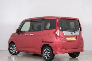 Минивэн Toyota Roomy 2017 года, 939000 рублей, Красноярск