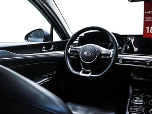 Седан Kia K5 2020 года, 2650000 рублей, Красноярск