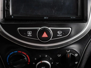 Седан Hyundai Solaris 2013 года, 819000 рублей, Тюмень