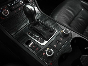 Внедорожник Volkswagen Touareg 2013 года, 2177000 рублей, Ставрополь