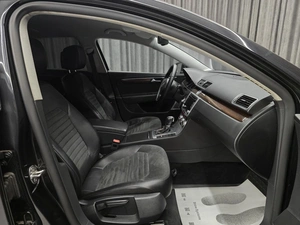 Седан Volkswagen Passat 2012 года, 950000 рублей, Красноярск