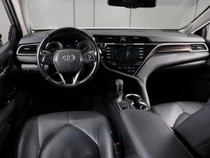 Седан Toyota Camry 2018 года, 2699000 рублей, Тюмень