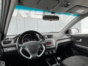 Седан Kia Rio 2017 года, 1150000 рублей, Ижевск