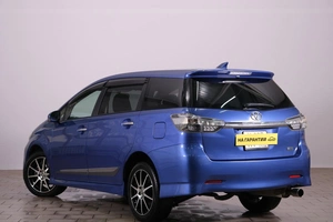 Минивэн Toyota Wish 2012 года, 1599000 рублей, Омск