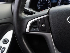 Седан Hyundai Solaris 2011 года, 859000 рублей, Саратов