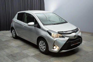 Хетчбэк Toyota Vitz 2018 года, 877000 рублей, Красноярск
