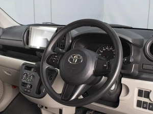 Хетчбэк Toyota Passo 2017 года, 888000 рублей, Омск