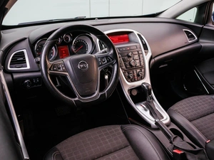 Хетчбэк Opel Astra GTC 2013 года, 939000 рублей, Большой Сочи
