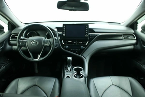 Седан Toyota Camry 2023 года, 3800000 рублей, Красноярск