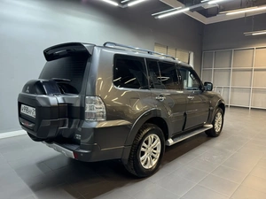 Внедорожник Mitsubishi Pajero 2017 года, 3327000 рублей, Красноярск