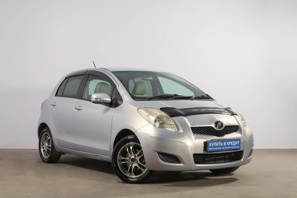 Хетчбэк Toyota Vitz 2010 года, 749000 рублей, Новосибирск