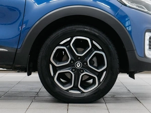 Внедорожник Renault Kaptur 2020 года, 1600000 рублей, Красноярск